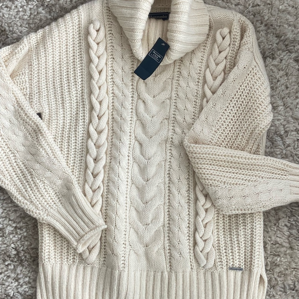 Abercrombie & Fitch Ivory Cable Knit Turtleneck Sweater